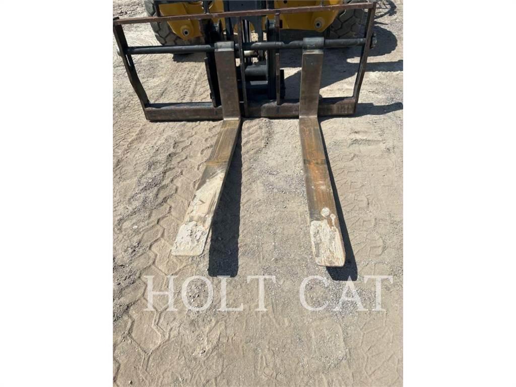 CAT TL943 Telescopic handlers