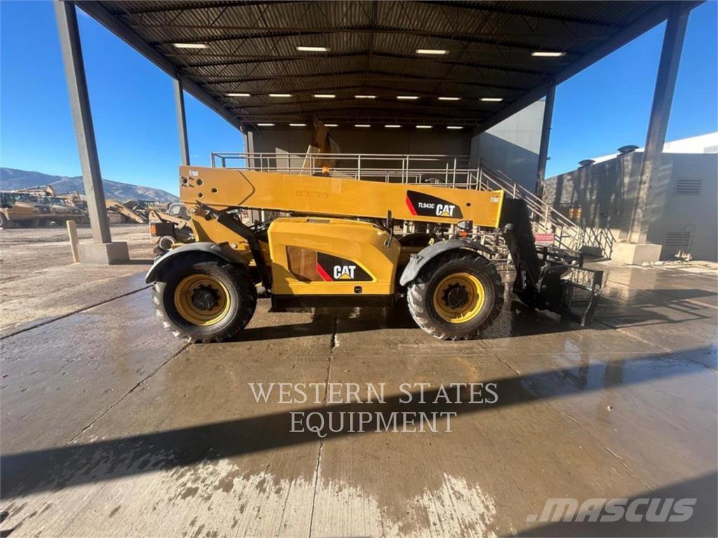 CAT TL943C Telescopic handlers