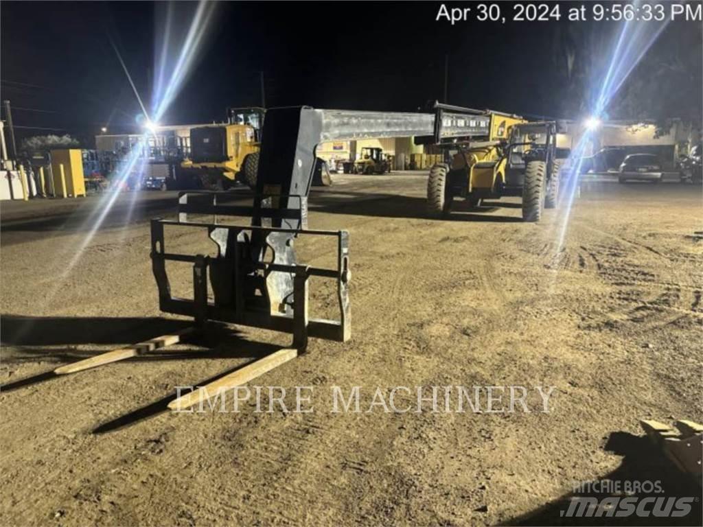 CAT TL943D Telescopic handlers