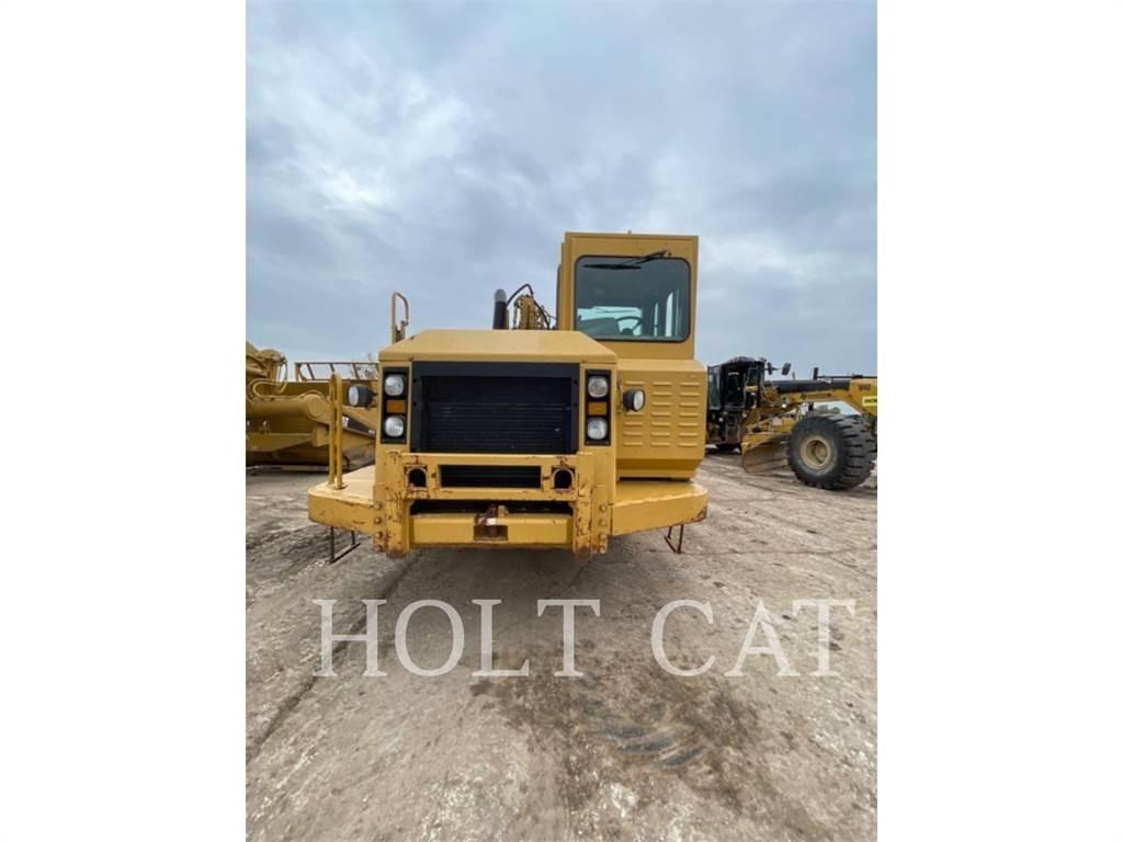 CAT W00 621G Scrapers