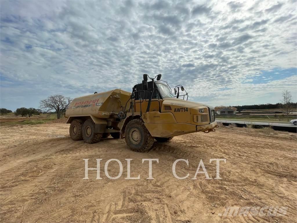 CAT W00 725 Articulated Haulers