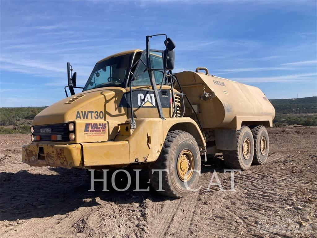 CAT W00 725 Articulated Haulers