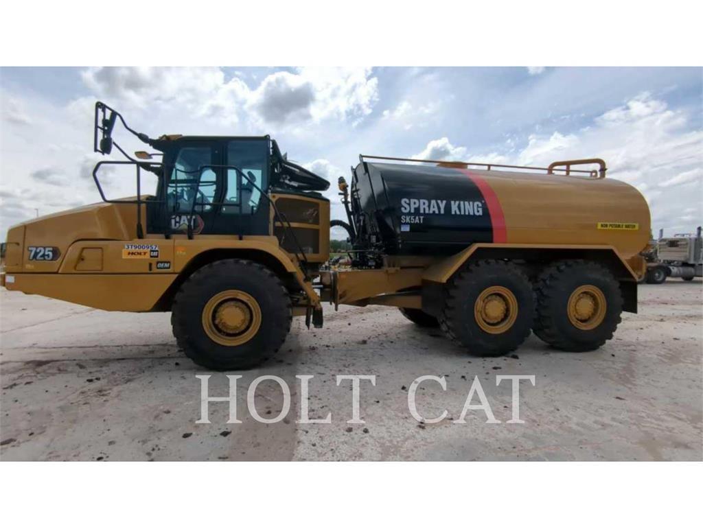 CAT W00 725 Articulated Haulers