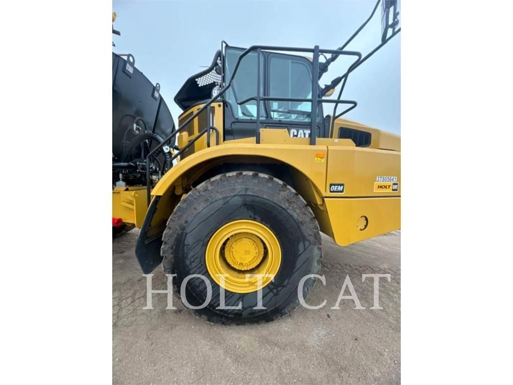 CAT W00 740GC Tanker trucks