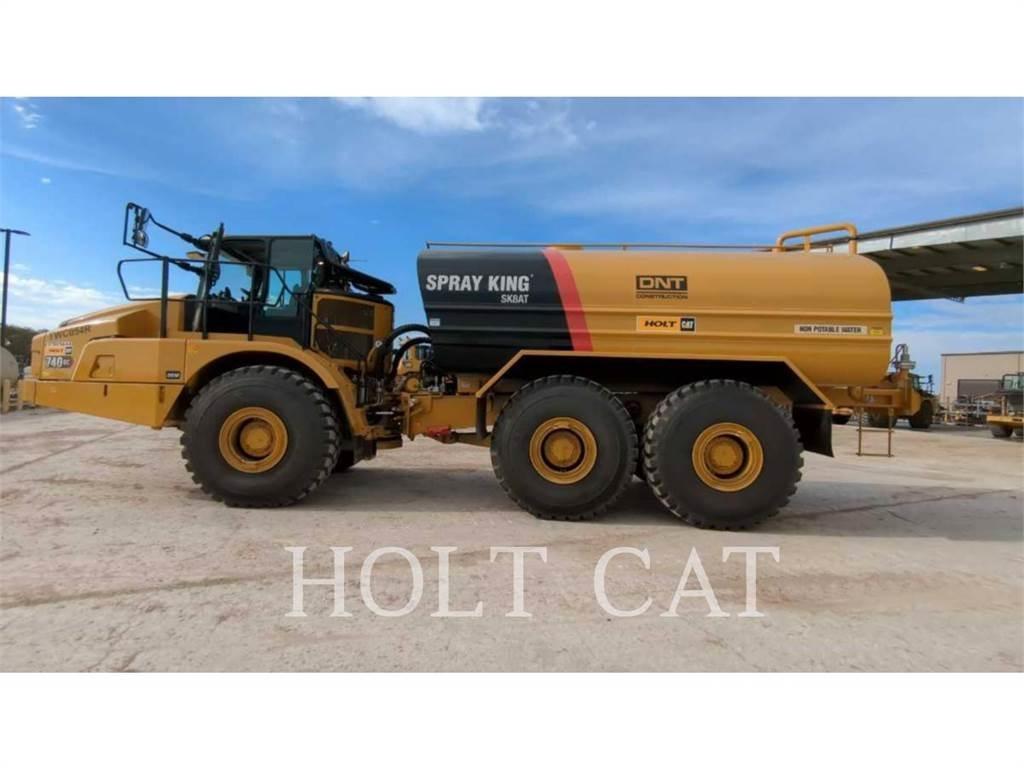 CAT W00 740GC Tanker trucks