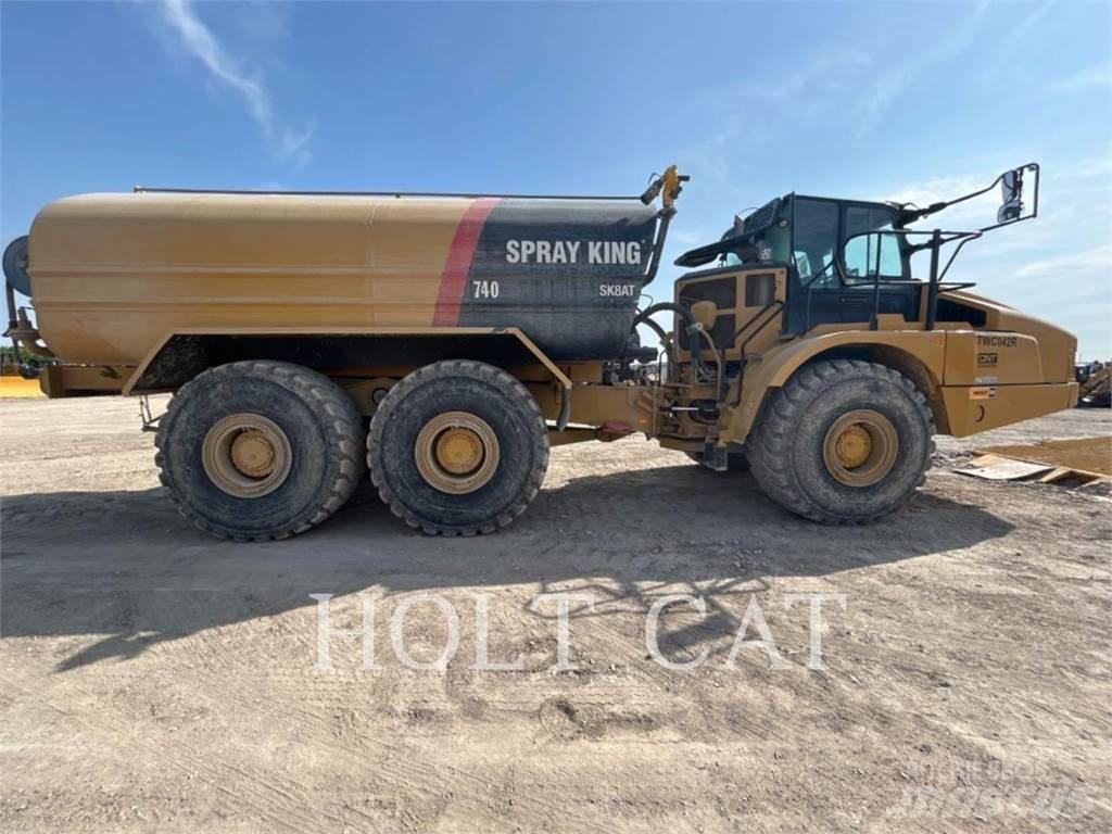 CAT W00 740GC Tanker trucks