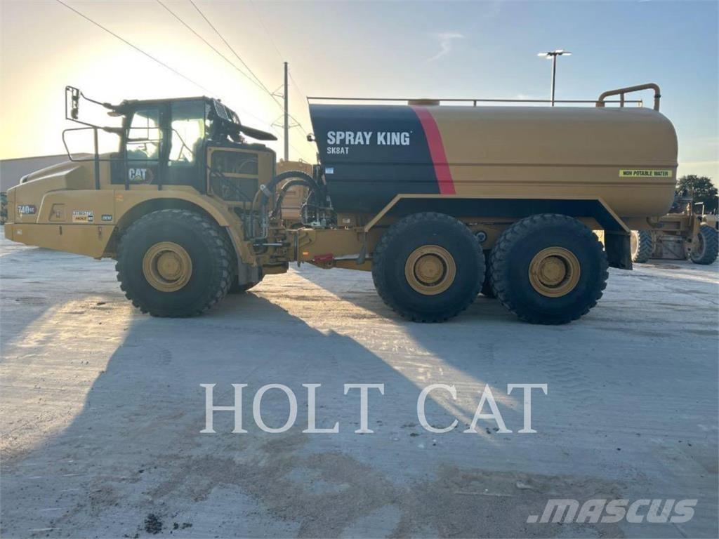 CAT W00 740GC Tanker trucks