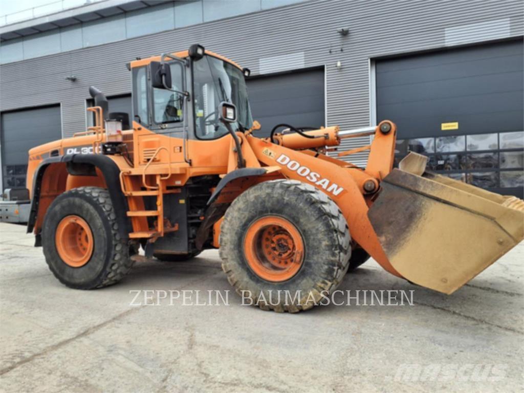 Doosan DL300 Wheel loaders