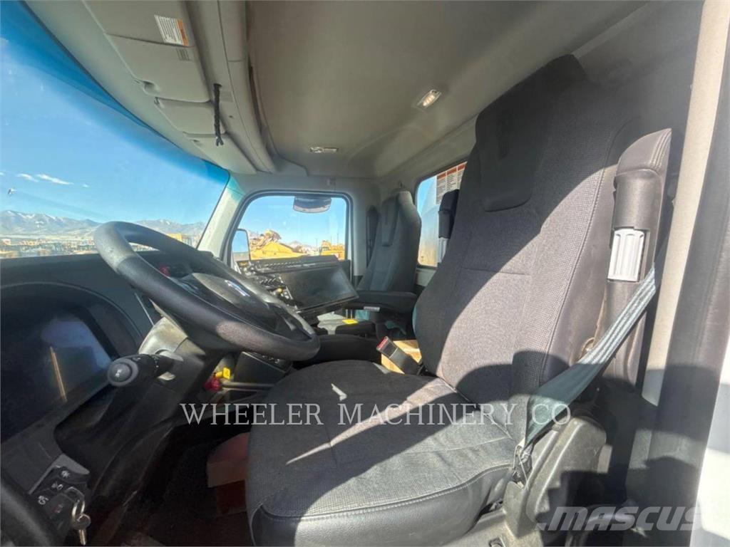  E.D. ETNYRE DIST 3500 Bitumen sprayers