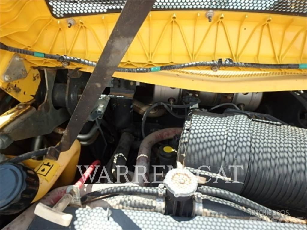Ford / New Holland L220 Skid steer loaders