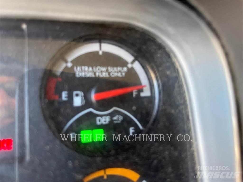 Freightliner WT4000 A Tanker trucks