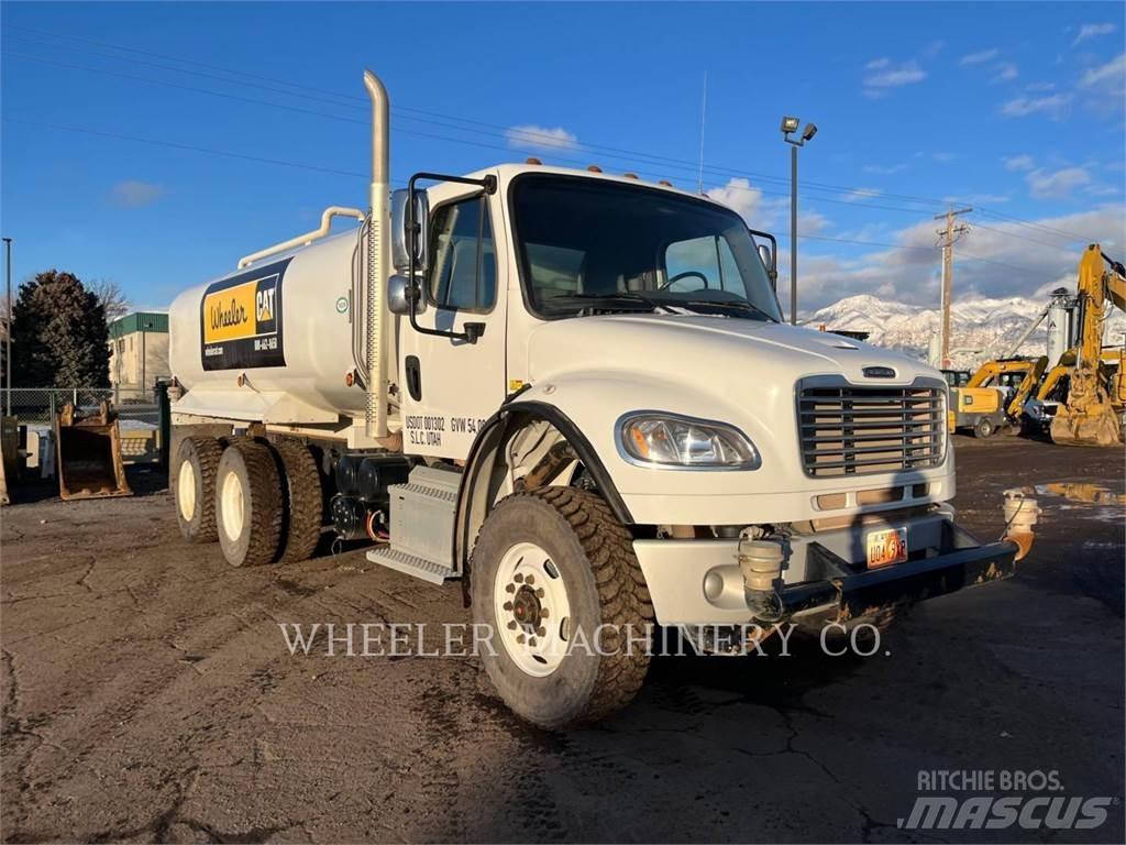 Freightliner WT4000 A Tanker trucks