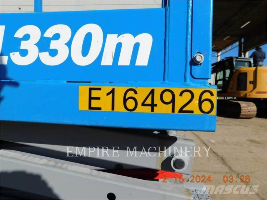 Genie GS1330 Articulated boom lifts