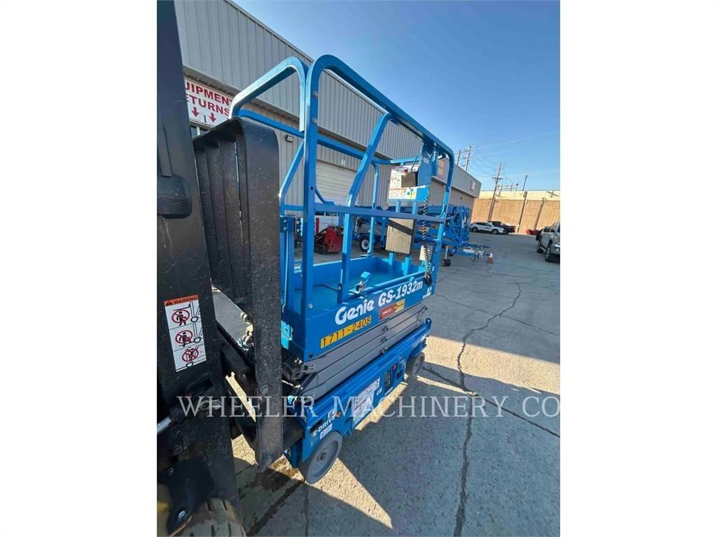 Genie GS1932M Scissor lifts
