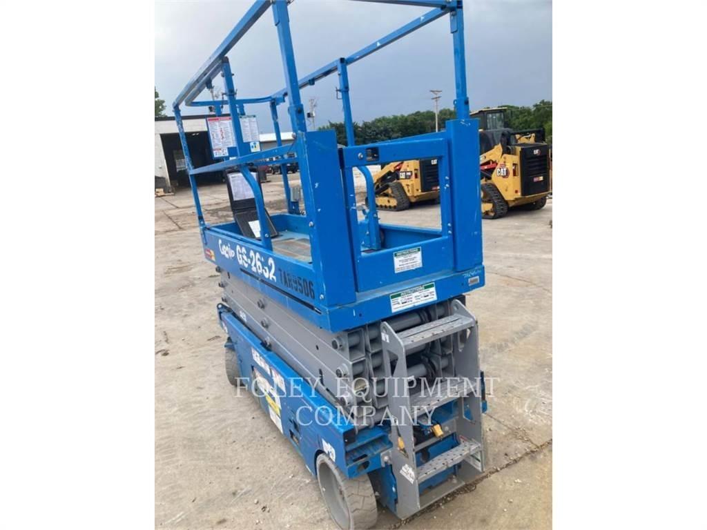 Genie GS2632 Scissor lifts