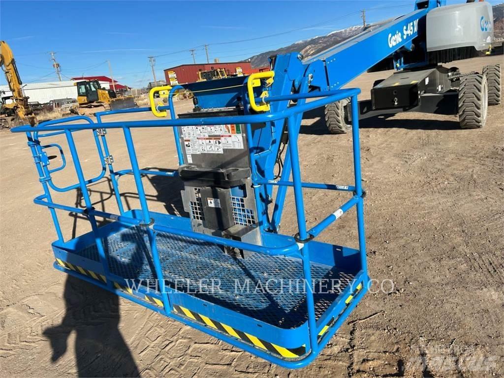 Genie S45XC Articulated boom lifts
