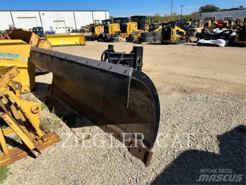  HENDERSON PLOW Snow throwers