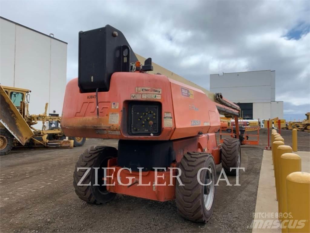 JLG 1350SJP Articulated boom lifts