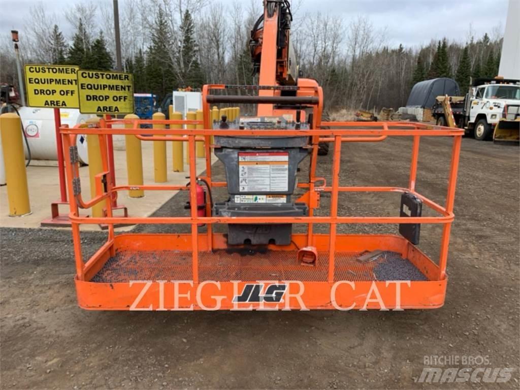 JLG 1350SJP Articulated boom lifts