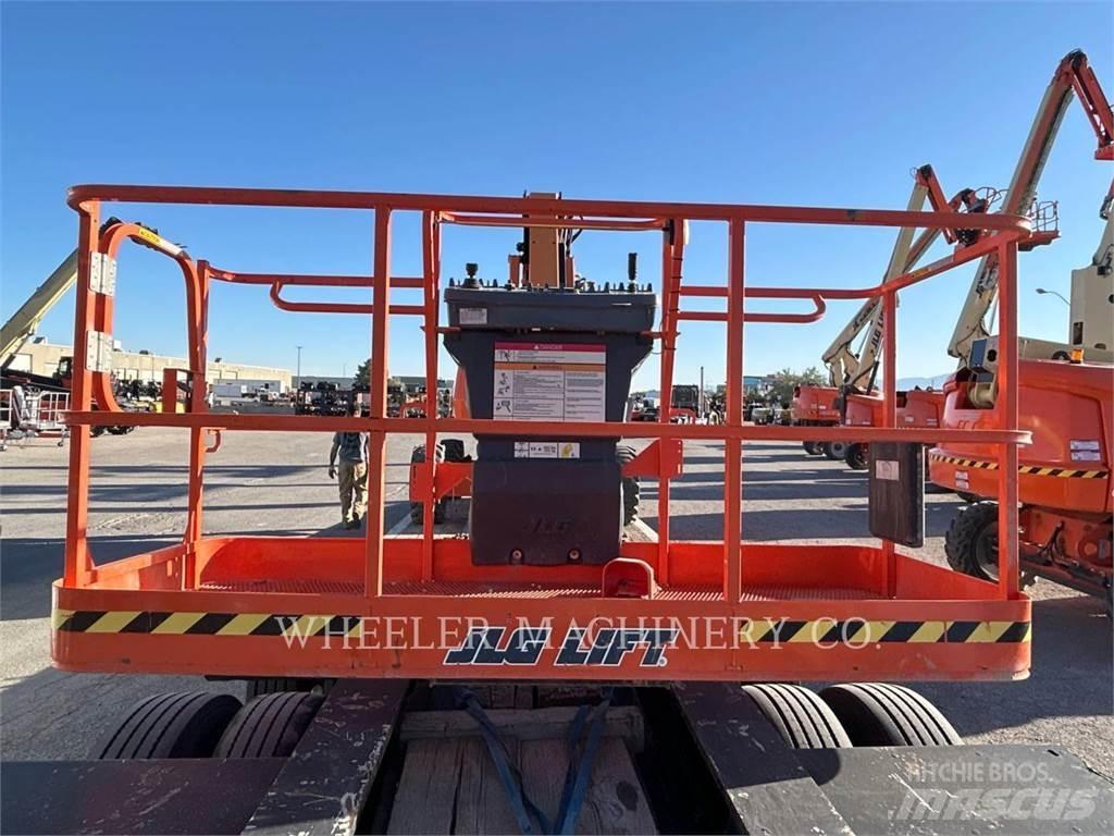 JLG 460SJ Articulated boom lifts