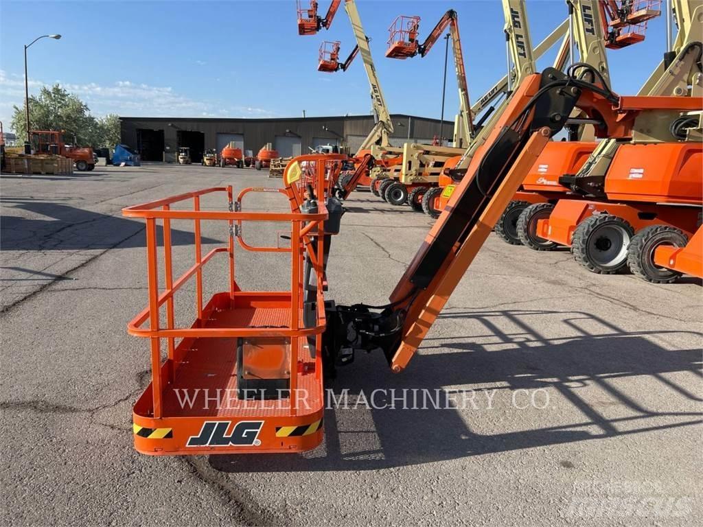 JLG 460SJ Articulated boom lifts