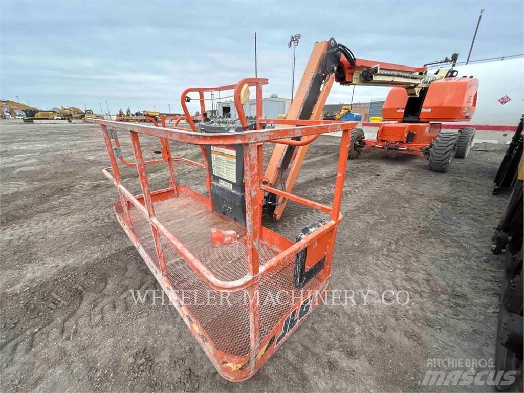 JLG 460SJ Articulated boom lifts