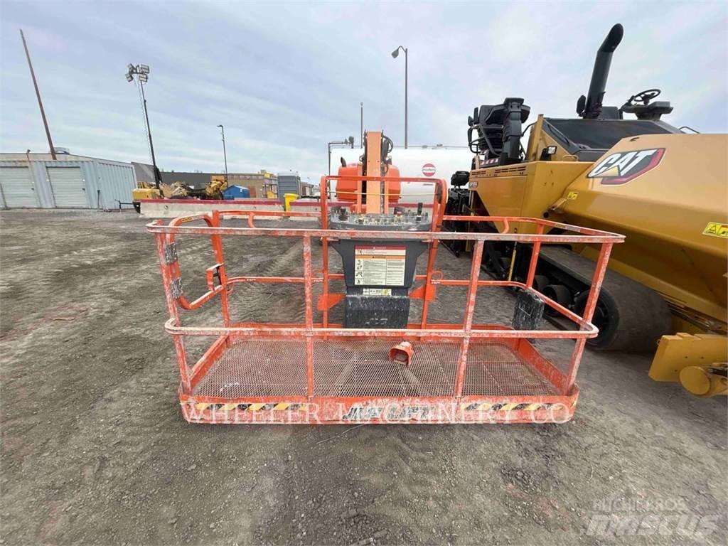 JLG 460SJ Articulated boom lifts