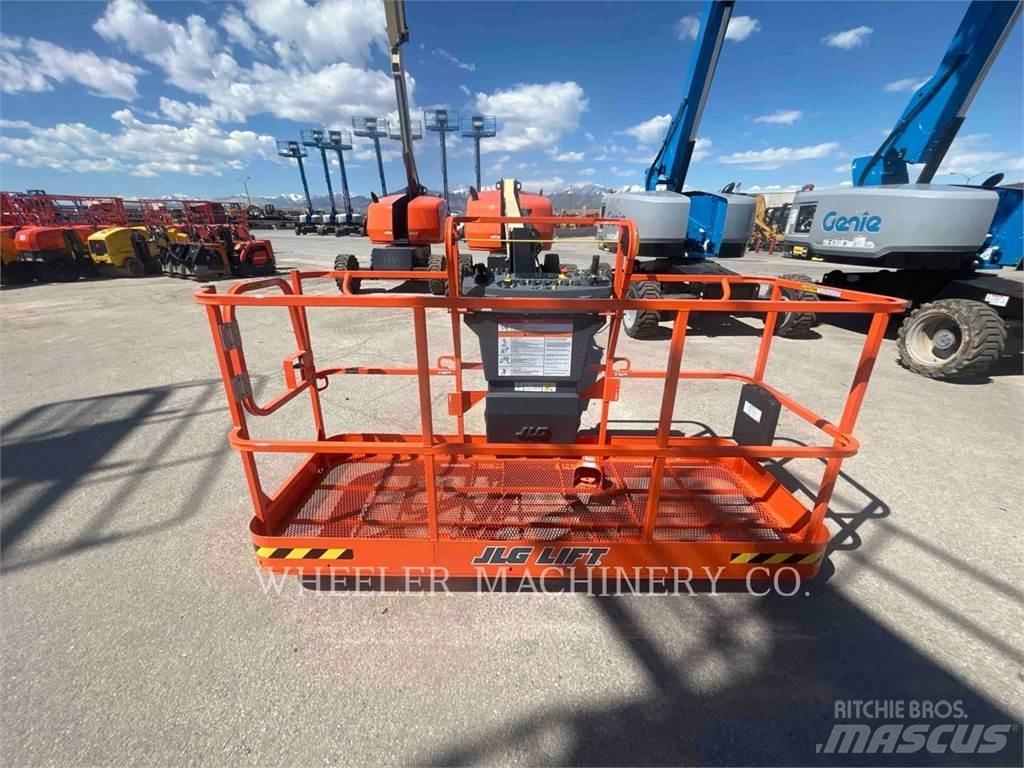 JLG 460SJ Articulated boom lifts