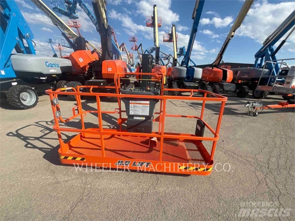 JLG 460SJ Articulated boom lifts