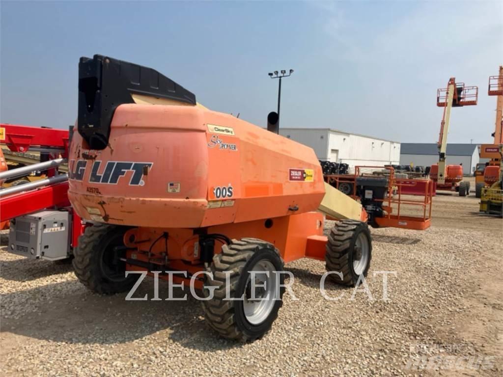 JLG 600S Articulated boom lifts