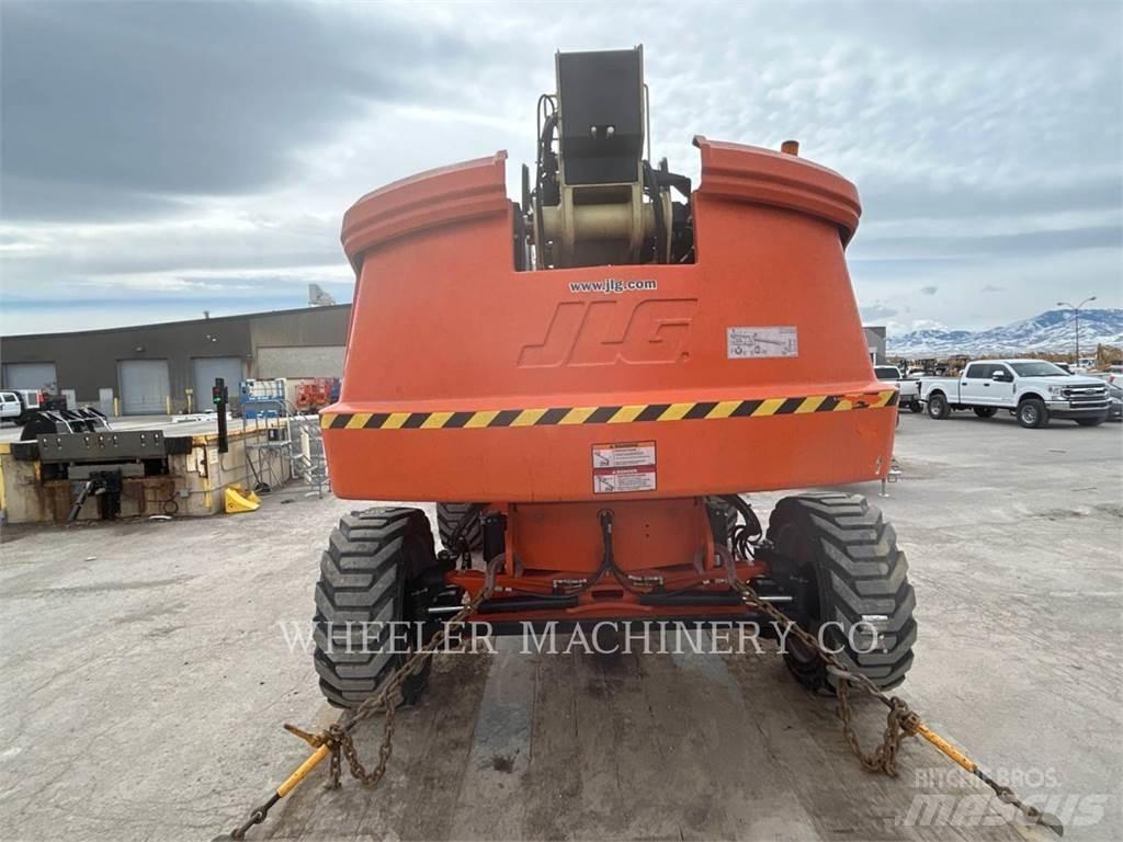 JLG 660SJ Articulated boom lifts