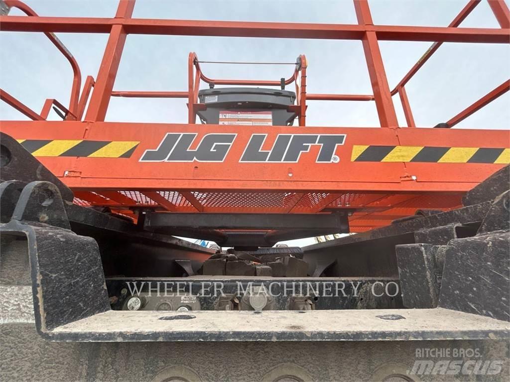 JLG 660SJ Articulated boom lifts