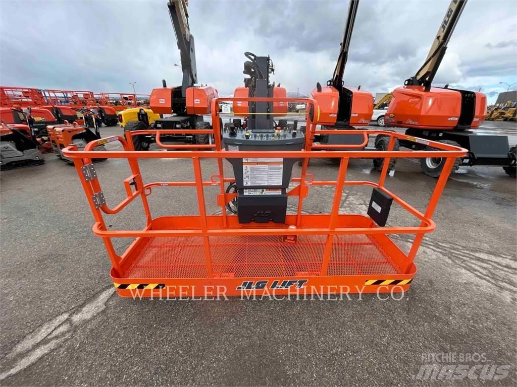 JLG 660SJ Articulated boom lifts