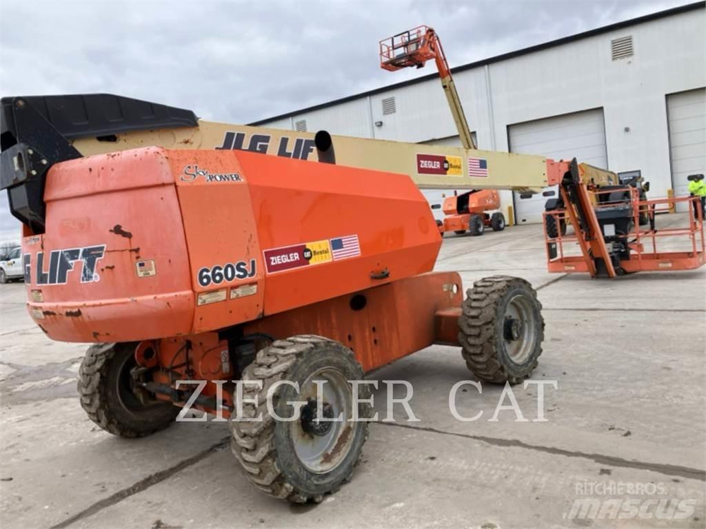 JLG 660SJ Articulated boom lifts