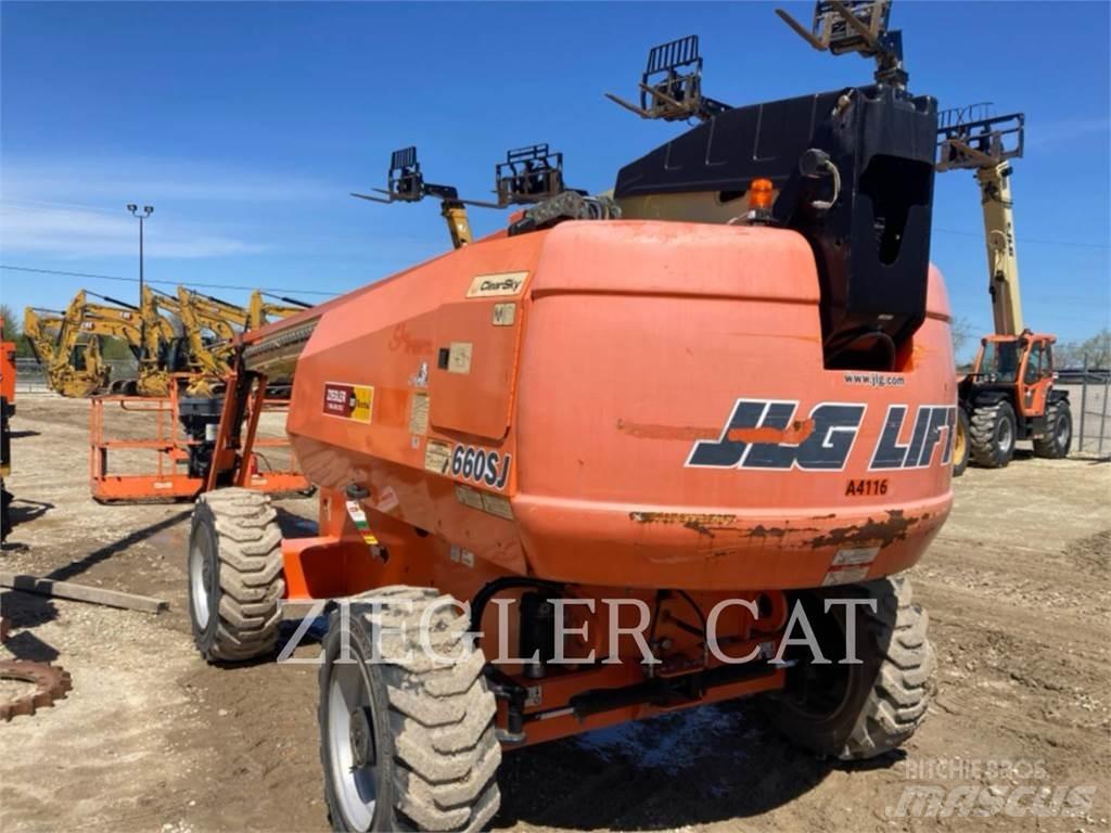 JLG 660SJ Articulated boom lifts