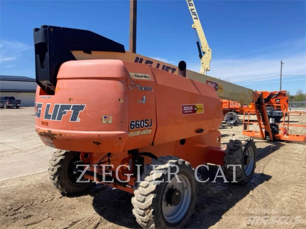 JLG 660SJ Articulated boom lifts