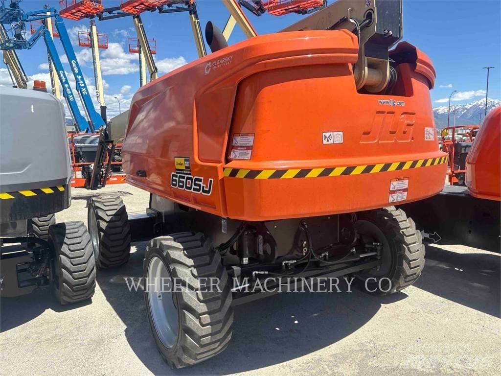 JLG 660SJ Articulated boom lifts