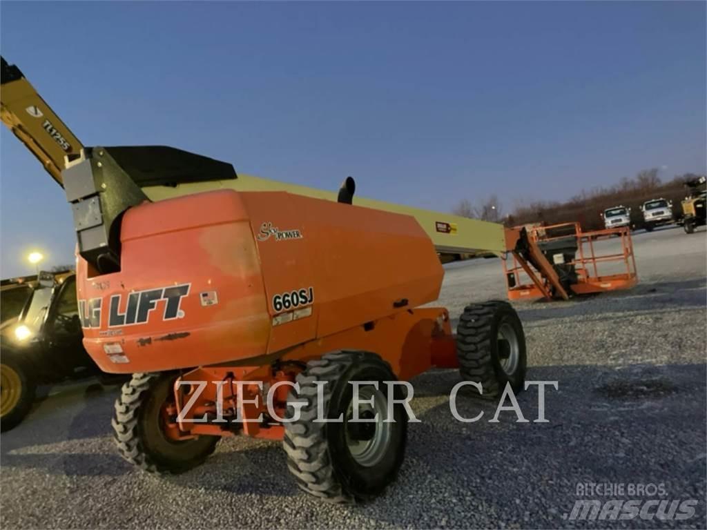 JLG 660SJ Articulated boom lifts