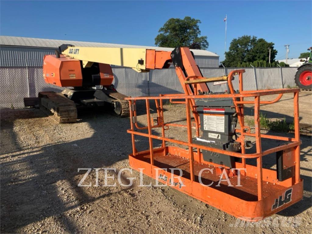 JLG 660SJC Articulated boom lifts