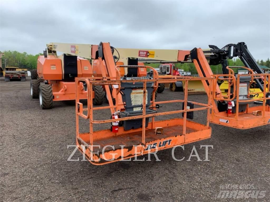 JLG 800AJ Articulated boom lifts