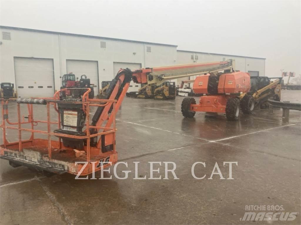 JLG 860SJ Articulated boom lifts