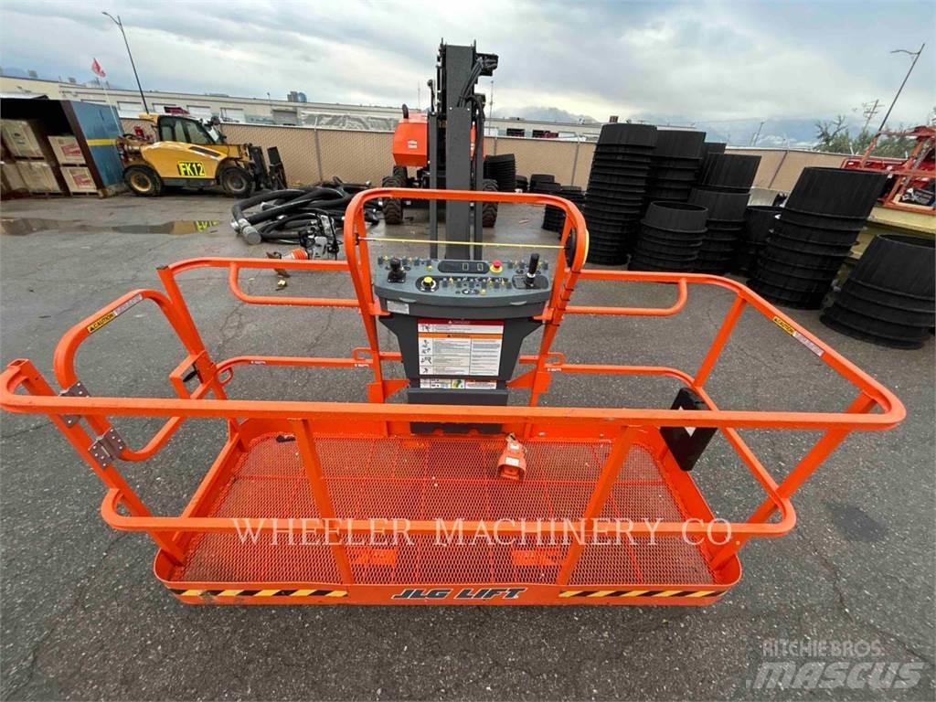 JLG 860SJ Articulated boom lifts