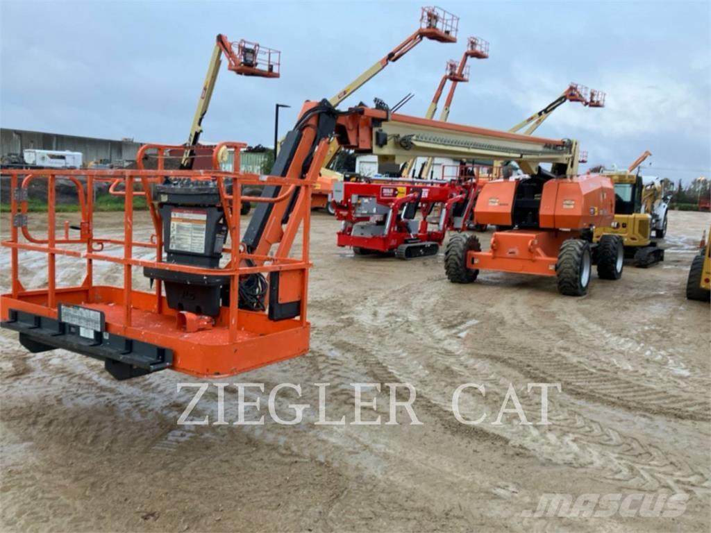 JLG 860SJ Articulated boom lifts