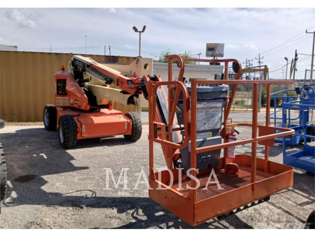JLG E450AJ Articulated boom lifts