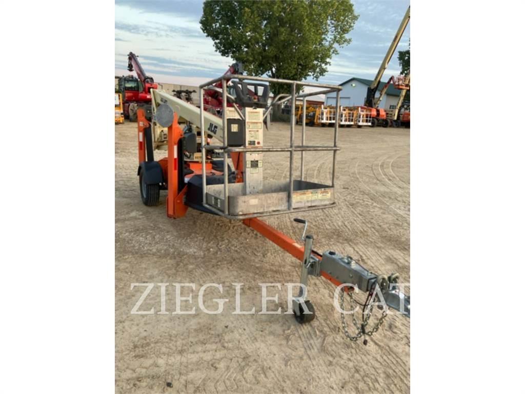 JLG T350 Articulated boom lifts
