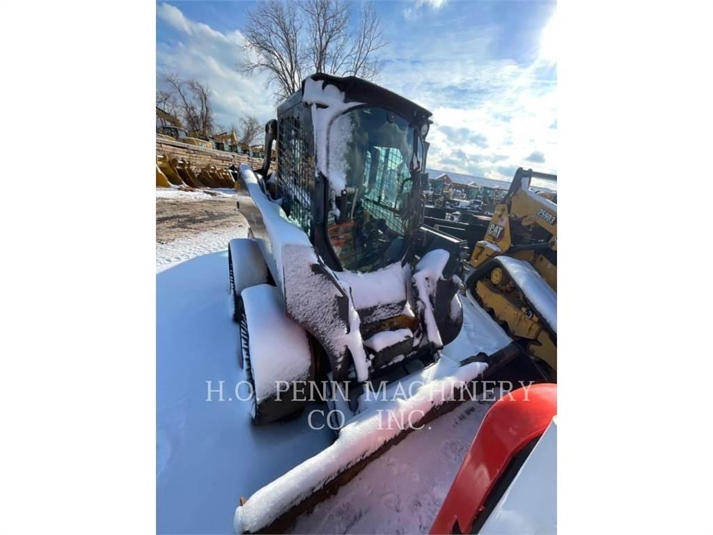 John Deere 324G Skid steer loaders