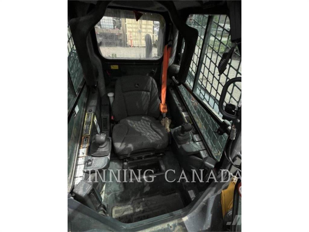 John Deere 324G Skid steer loaders