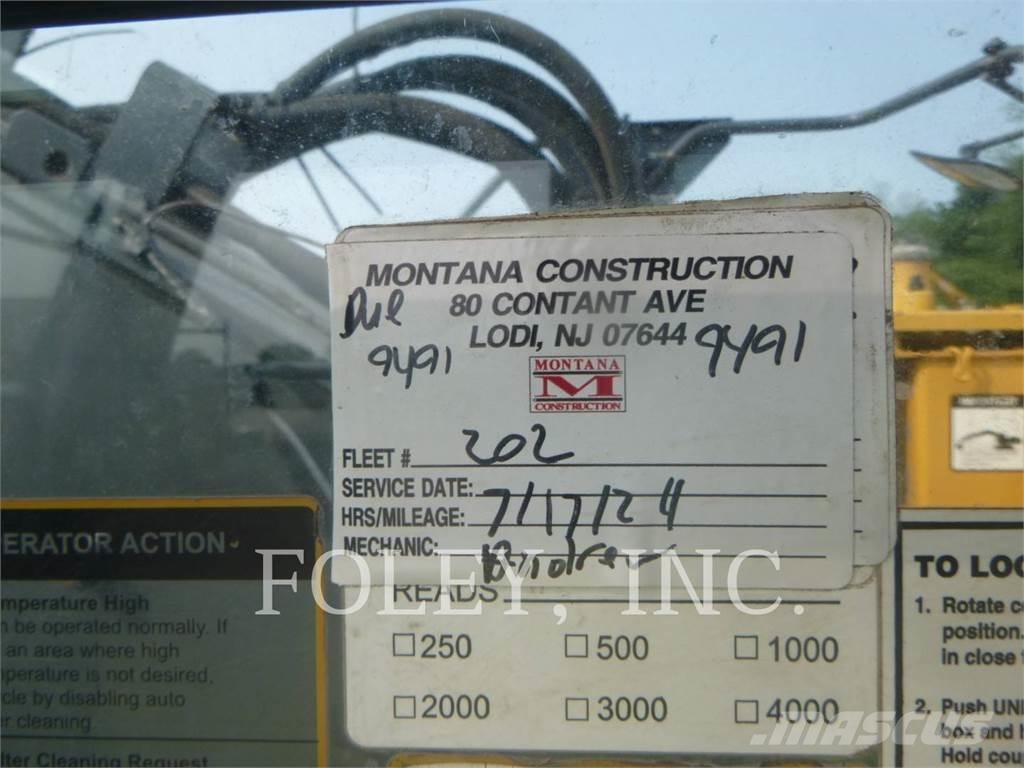 John Deere & CO. 245G Crawler excavators
