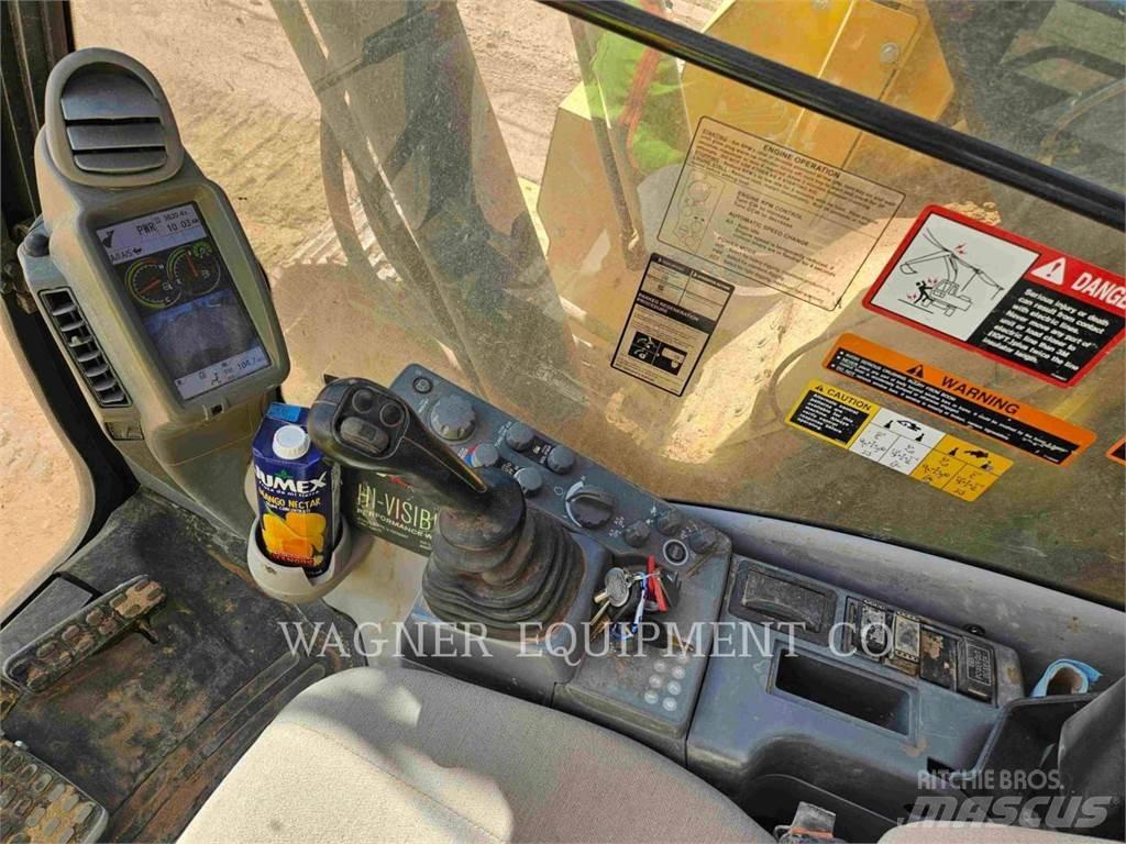 John Deere & CO. 245G LC Crawler excavators