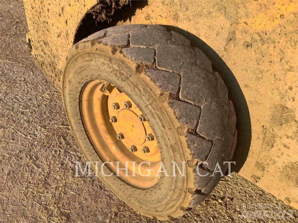 John Deere & CO. 318G Skid steer loaders